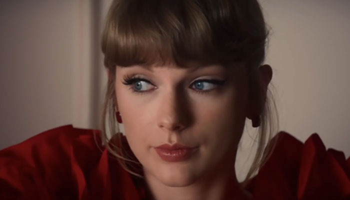Taylor Swift memulai ‘I Bet You Think About Me’ dengan menabrak pernikahan
