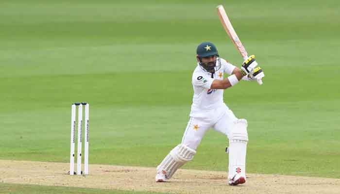 Pemukul tangan kanan Pakistan Rizwan melakukan tembakan selama pertandingan Uji. Foto: ESPNcricinfo.