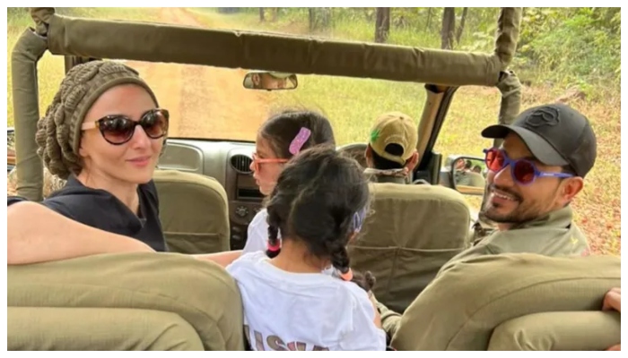 Soha Ali Khan, Kunal Kemmu spend gala time at National Park with daughter: See pics