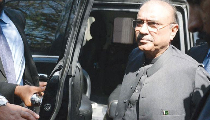 Pemerintah yang dipimpin Imran Khan tidak akan menyelesaikan masa jabatannya: Asif Zardari