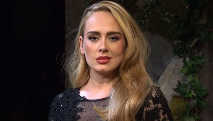 Adele mengungkapkan rasa tidak aman yang mengganggunya meskipun berat badannya turun 100 pon