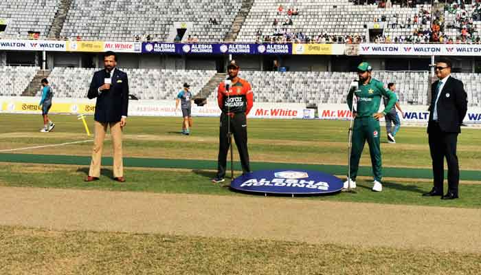 Babar Azam and Mahmudullah at the toss. Photo: PCB