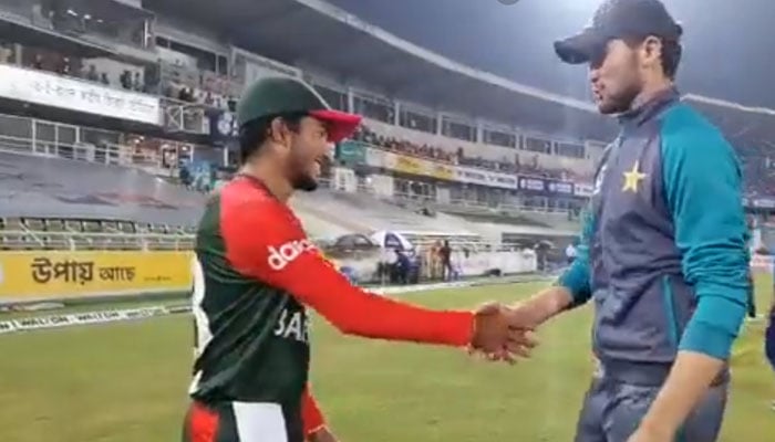 Bangladesh’s left-handed batter Afif Hosain andPakistan pacer Shaheen Shah Afridi can be seen shaking hands after the second T20 match of the ongoing bilateral series on November 20, 2021. — Screengrab PCB