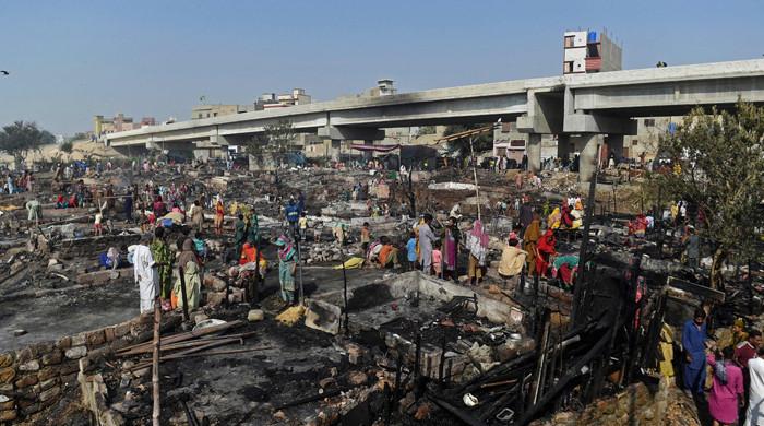 100 huts destroyed as fire wreaks havoc in Karachi's shanty town