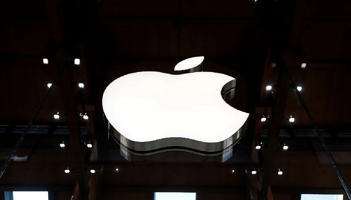 An Apple logo is pictured in an Apple store in Paris, France September 17, 2021. Photo: Reuters