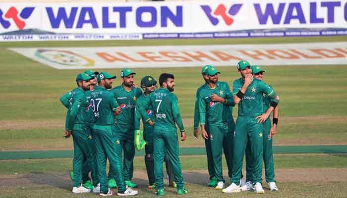 Pakistani cricketers speak after dismissing a Bangladeshi batter. Photo: Babar Azam Twitter account