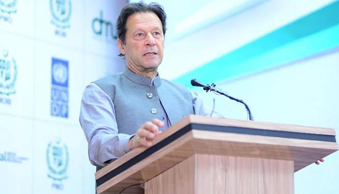 PM Imran Khan mengarahkan juru bicara partai untuk menyoroti masa lalu PML-N: sumber