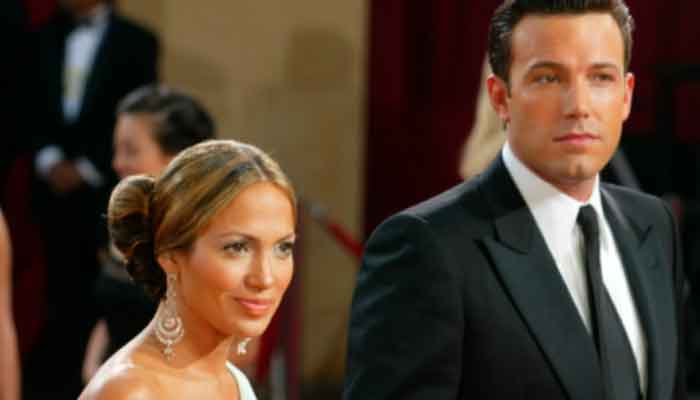 Why does Jennifer Lopez not want to share pictures with Ben Affleck on her Instagram account?