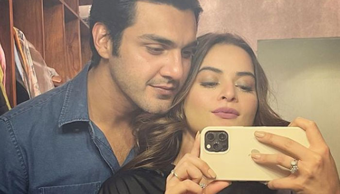 Minal Khan turns poetic for hubby Ahsan Mohsin Ikram in loved-up photo