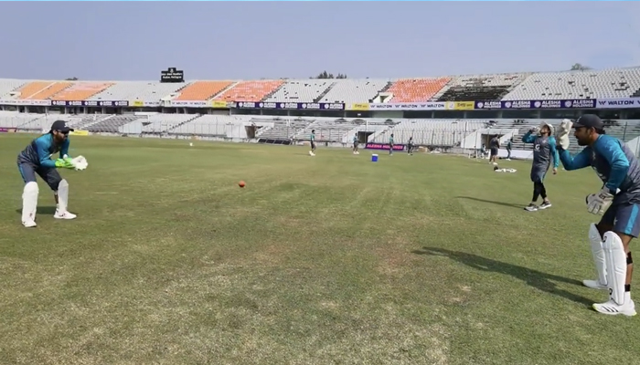 Pakistans wicketkeeper-batters, Mohammad Rizwan and Sarfaraz Ahmed, practicing ahead of Bangladesh Test on November 24, 2021. — Twitter