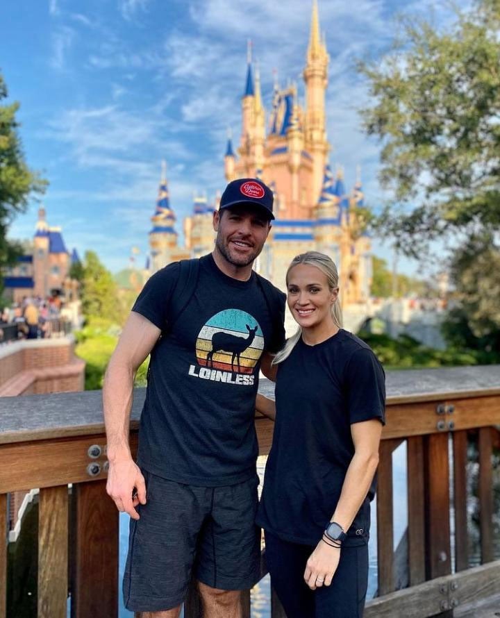 Carrie Underwood celebrates 2021 Thanksgiving with a getaway to Disney World