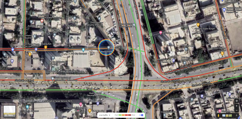 Protest erupts on Karachis Shahrah-e-Faisal as CJP orders demolition of Nasla Tower in a week