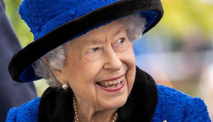 Queen only talks to two people on her anti-hacker encrypted mobile phone