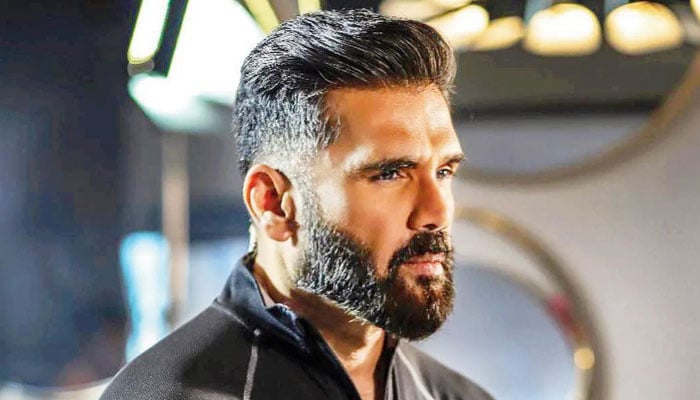 Suniel Shetty breaks into tears on day 1 of Tadap filming