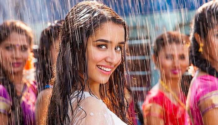 Shraddha Kapoor, Tiger Shroff’s ‘Cham Cham’ crosses one billion views