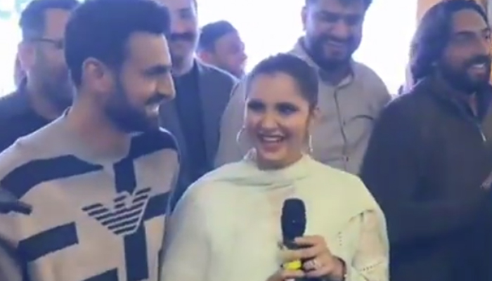 Veteran cricketer Shoaib Malik (left) and Tennis star Sania Mirza can be seen during an event in Lahore. — Instagram/nichelifestyle