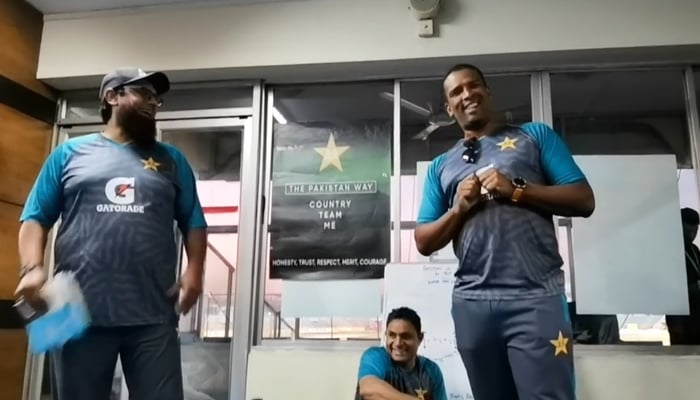 Former South African cricketer Vernon Philander and former bowling consultant for the Men in Green speaks during his farewell in Dhaka on November 29, 2021. — Facebook