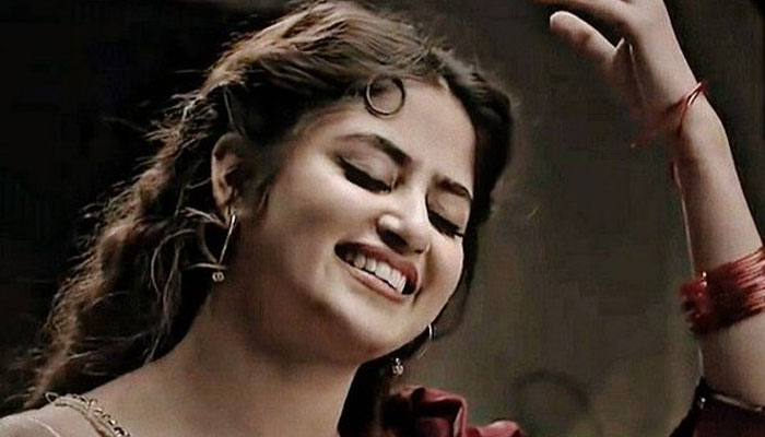 Sajal Aly has a hilarious response to those asking her about khush khabri