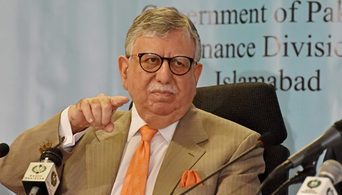 Shaukat Tarin gestures during a pre-budget press conference in Islamabad on June 10, 2021. — AFP/File
