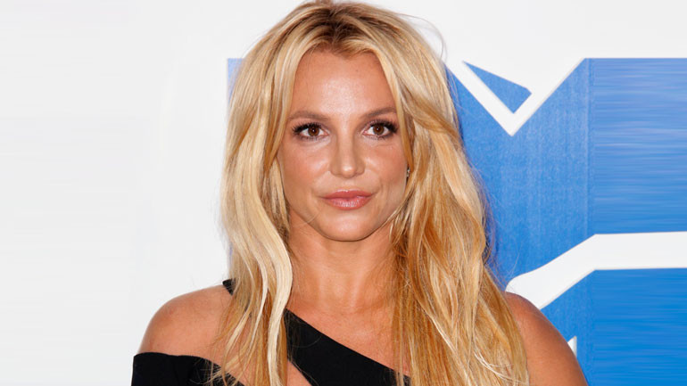 Britney Spears dibuat malu oleh paparazzi