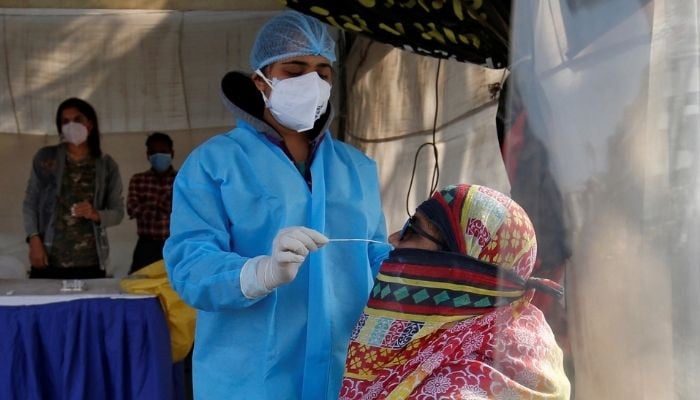India detects third Omicron case, reports 415 COVID-19 deaths - Vimarsana News