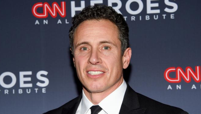 Cuomo, yang membawakan acara berita prime-time yang paling banyak ditonton CNN, telah ditangguhkan pada hari Selasa