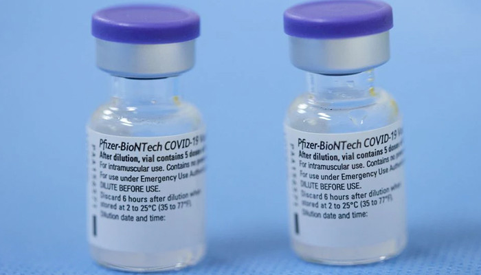 Studi menunjukkan bahwa tembakan Pfizer mungkin hanya melindungi sebagian dari Omicron