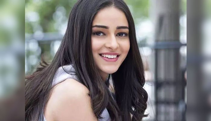 PHOTOS: Ananya Panday kickstarts her morning with Yoga