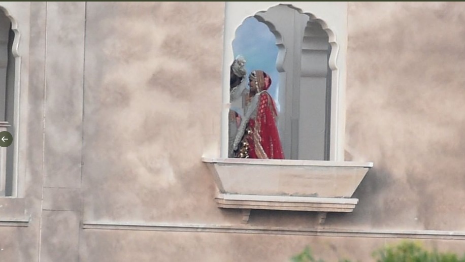 It’s official! Katrina Kaif & Vicky Kaushal are married, see first pic here