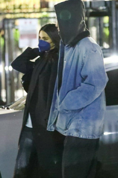 Kendall Jenner, Devin Booker hold hands leaving Free Larry Hoover concert