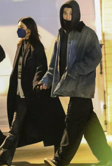 Kendall Jenner, Devin Booker hold hands leaving Free Larry Hoover concert