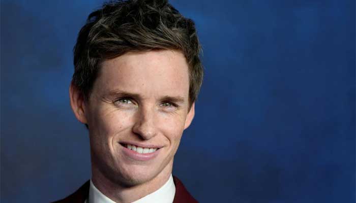 Eddie Redmayne stars in London revival of ‘Cabaret’