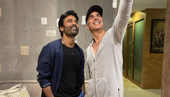 ‘Atrangi Re’ co-stars Akshay Kumar, Dhanush look up to each other; latest selfie is proof!