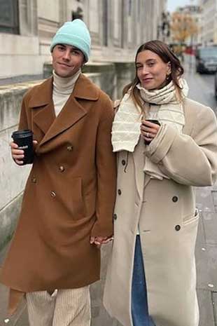 Justin Bieber and Hailey spread love on streets of London