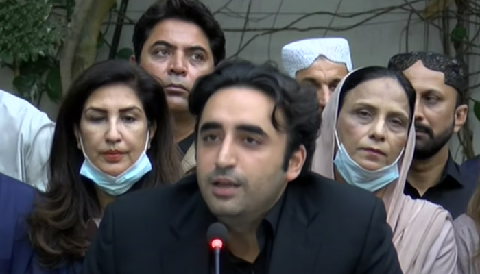 PPP Chairman Bilawal Bhutto-Zardari addresses a press conference in Karachi on December 13, 2021. — Hum News Live Screengrab