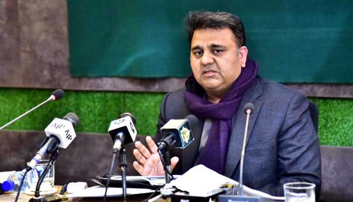 Federal Minister for Information and Broadcasting Chaudhry Fawad Hussain briefing media persons about the decisions taken in federal cabinet meeting in Islamabad on December 14, 2021. — PID