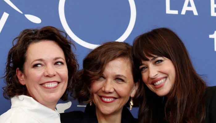 Dakota Johnson, Maggie Gyllenhaal and Olivia Colman talk about The Lost Daughter