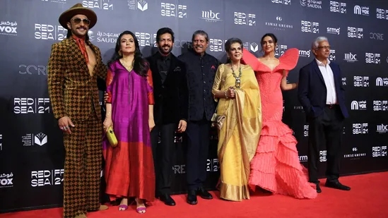 Ranveer Singh, Deepika Padukone steal the spotlight at film 83 premiere in Jeddah