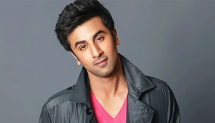 Ranbir Kapoor pays a teary-eyed tribute to Rishi Kapoor at Brahmastra poster launch