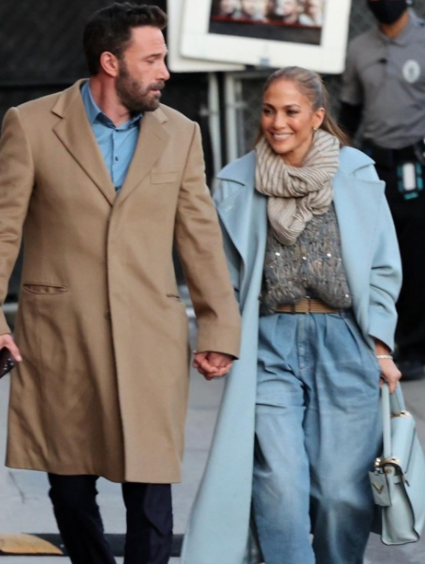 Ben Affleck’s all smiles with Jennifer Lopez after publicly dissing Jennifer Garner