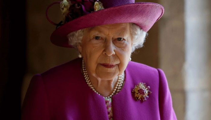 Ratu Elizabeth ‘berurusan dengan beberapa hari yang lebih gelap’: lapor