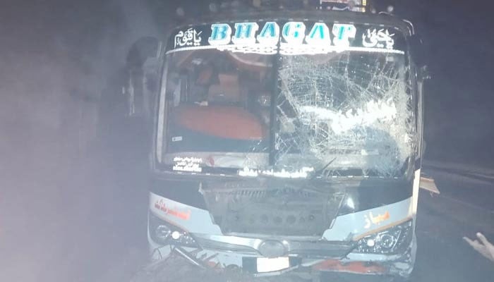 8 tewas di Mandi Bahauddin saat bus menabrak sekelompok orang
