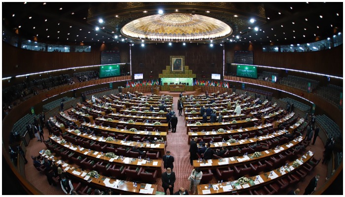 17th Extraordinary Session of the Council of Foreign Ministers of OIC held atthe National Assembly Hall.— Twitter/arslankhalid_m