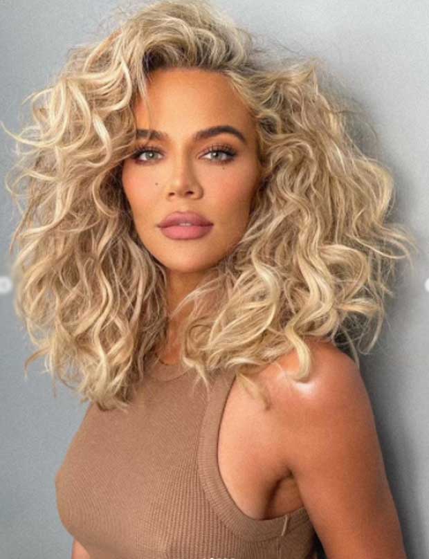 Khloe Kardashian strikes at Tristan Thompsons heart with slew of sizzling snaps