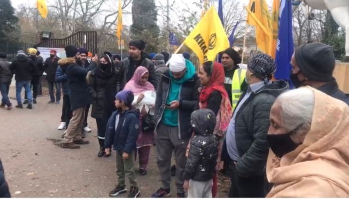 An image of British Sikhs attending the Gurdwara Ramgarhia at Woodland Avenue, London to vote in the Khalistan Referendum. Photo: Courtesy our correspondent