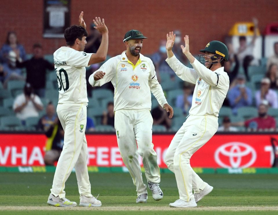 Australia mengalahkan Inggris dengan 275 run di Adelaide Test