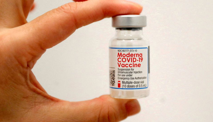 Moderna mengatakan dosis booster vaksin COVID-19-nya tampak protektif terhadap Omicron