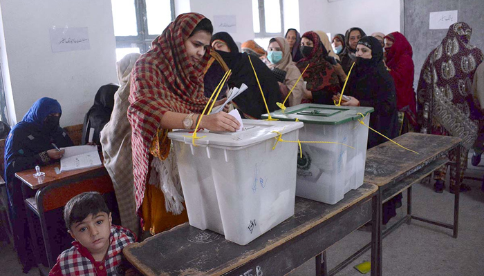 A large number of women casting their vote at Begam Shahab-ud-Din polling station during the Local Government Elections 2021-22. — APP