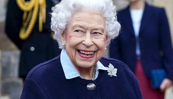 Ratu Elizabeth merencanakan menit-menit terakhir untuk ‘menyelamatkan’ Natal