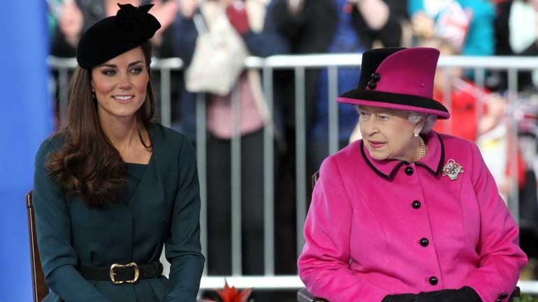 Kate Middleton didukung oleh Ratu untuk hari-hari tugas utama sebelum Natal
